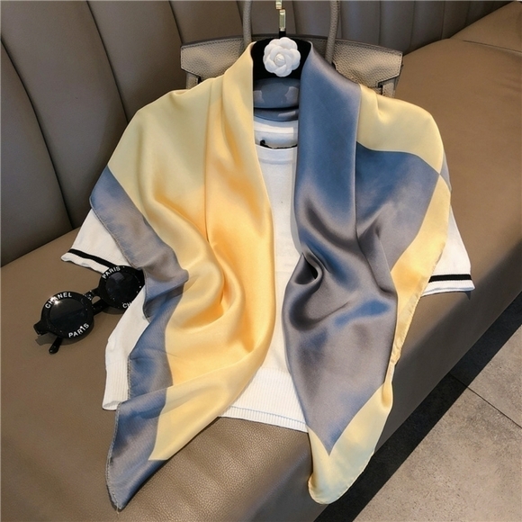 Miss Ruby - Gray & Yellow Square scarf 💛 - Picture 1 of 2